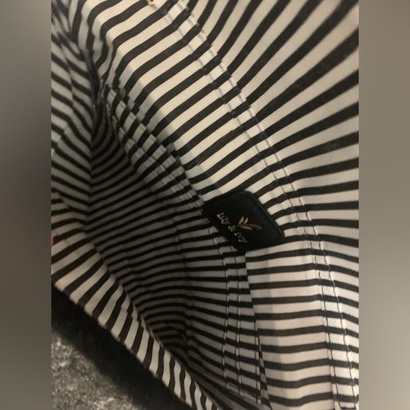 black lily and ivy fuzzy clutch - Picture 4 of 5